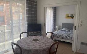 Studio à Sanary-Sur-Mer avec balcon à 200m du port